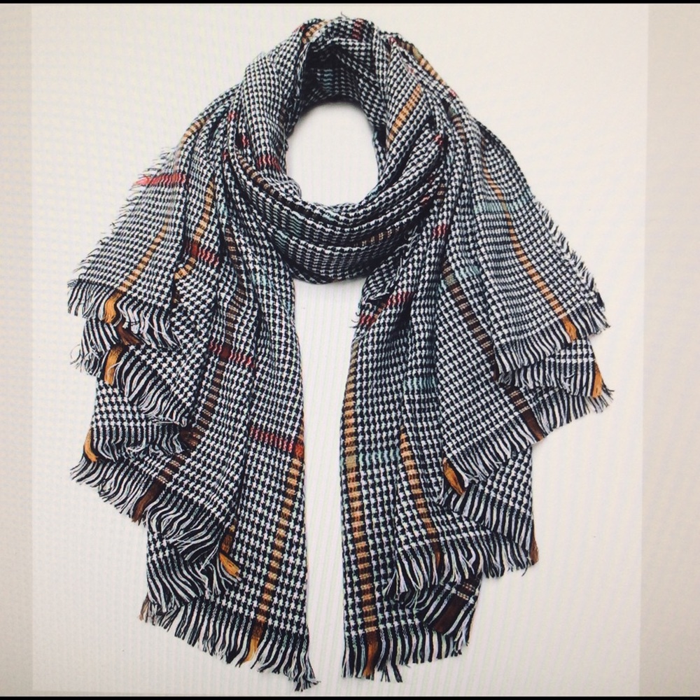 🧣 NWT plaid checker scarf beautiful color